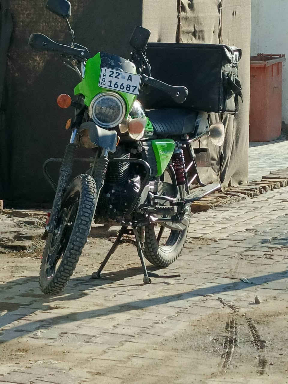 سلام عليكم دراجة دايون للبيع موديل 2026 طالعة من وكيل قبل شهرين ماشية دراجة 800 كيلو بس دراجة اللهم ة محمد جرد رقم اربيل اسويلك وكالة وانطلق رجااا مو شراي لطبلي خاص سعرهة خاص *********** عامل عليهن. تعال
