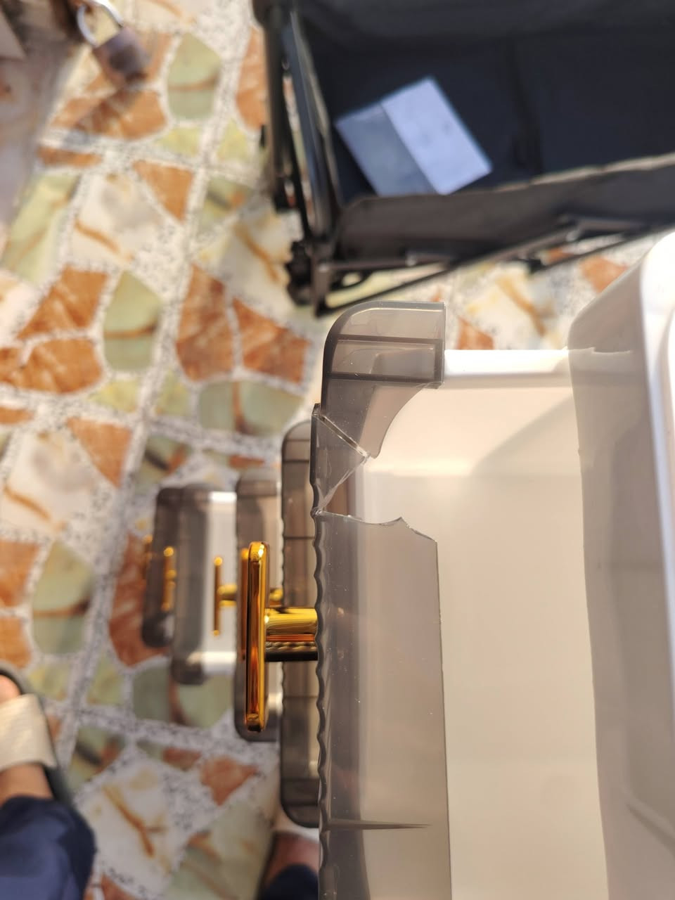 لوكر بلاستك 5 جرارات 3 بيبان بيهن ضرر قليل سعره 15 الف


**إذا كنت صاحب هذا الإعلان وتريد حذفه لأي سبب، رجاءا أرسل رسالة إلى الدعم الفني**