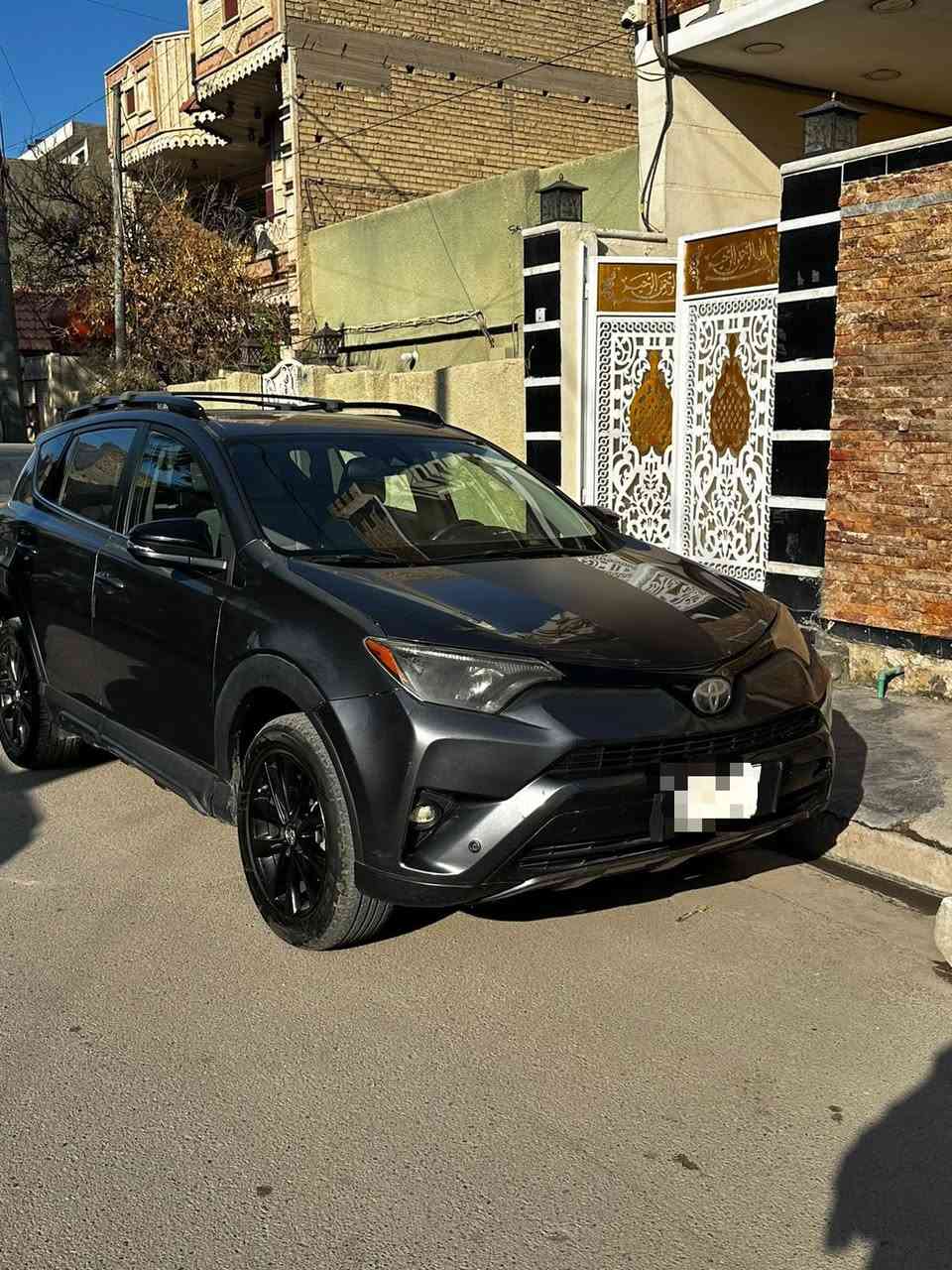 السلام عليكم شباب 

تويوتا RAV4 
موديل 2018
وارد امريكي مواصفات ادفانجر  

مواصفات 
تدفئة تبريد /تحديد مسار /حساس تصادم /سلايت بصمة /ثلاث انضمة قيادة / كامرة خلفية /دفع رباعي /جنطة كهرباء / مثبت سرعة ……

حادث السيارة فقط في امريكا  جاملغ و باب بصف السايق حسب ما موضح في الفحص و توجد بعض الشخوط 

السيارة بسمي ثاني يوم احول الك الملكية 
موقع السيارة بغداد مجمع ايادي العدل 

السعر المطلوب 178 $ 

الرقم *********** 

غير متواجد على الفيس
