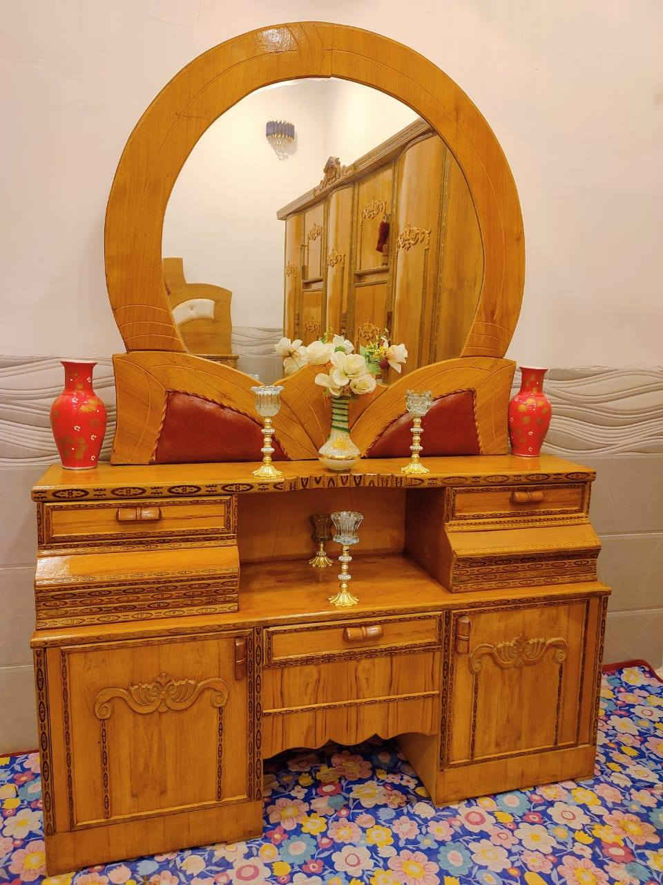 غرفه للبيع تسكام ام الخمسه طابقين مع زاويه كنتوريه بابين خشب صاج عراقي تاج ملكي جديده  الغرفة كلش بعدها بنايلون العنوان ديوانيه حي العسكري صدر الثاني السعر للاتصال على الرقم ***********
وتساب
