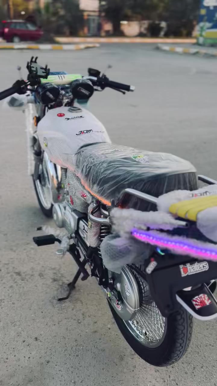 السلام عليكم تايكر 2025 محرك وكير شرط الدراجه فول نضافه ربع ماتصرف عليها كهربائيات كله شغاله  السعر ٩٥٠ وبي مجال شي قليل  ماشيه ثلاثه ألف و٧٠٠المو شراي لا يعلق ولا يتصل لاستفسار الاتصال ***********
