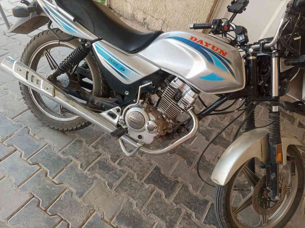 دراجه للبيع رقم كربلاء انكليزي 21 طالعه 22 ماشيه 43 الف نضيفه ومكفوله ***********
