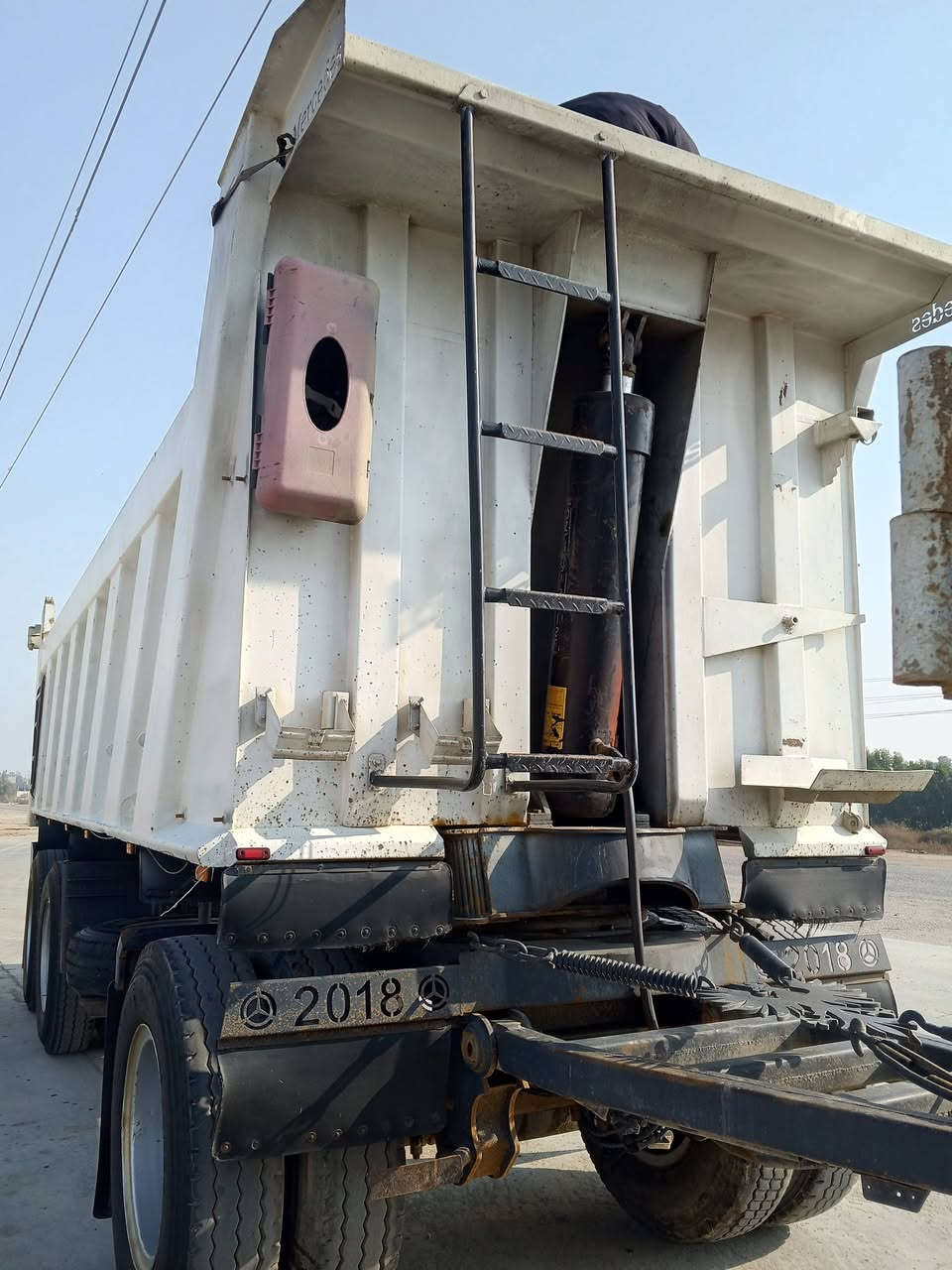 البيع مقطورة مايلر تفصل النجف عبودي وامين شاصي 16 دنانير 16 تخم تاير طول 7:30 ارتفاع 135 ذرعتها 22 حديد اوكراني مقطوره كفاله عامه *********** مكان واسط الصويره
