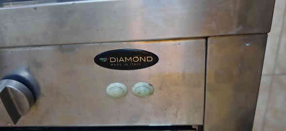 طباخ إيطالي ماركه خمس عيون زائد فرن ابو الدنك متر واحد كويتي جديد جديد جديد شغال كله شرط النضافه السعر400 رجائآ للأستفسار اتصل على الرقم *********** البصرة
