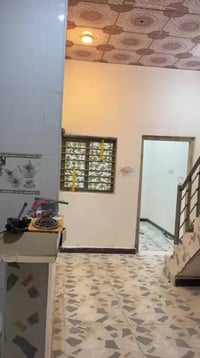 بيت للايجار في حي الجامعه  يحتوي على غرفتين منام صاله مطبخ صحيات  بناء...