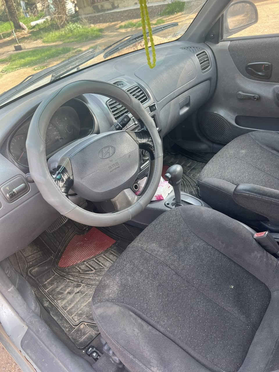 سلام عليكم للبيع اكسنت 2002 
مكينه وكير مبدلات جديد تخم تاير جديد صدر امامي خلفي جديد بك لايتات وسكنات كلها جديد كهربائيات كلها شغاله بيها صبغ جاملغ خلفي وجاملغ امامي بدون دواخل وصبغها جارد فقط سياره جاهزه للستفسار الاتصال بل رقم *********** عنوان واسط قضاء #الصويره
