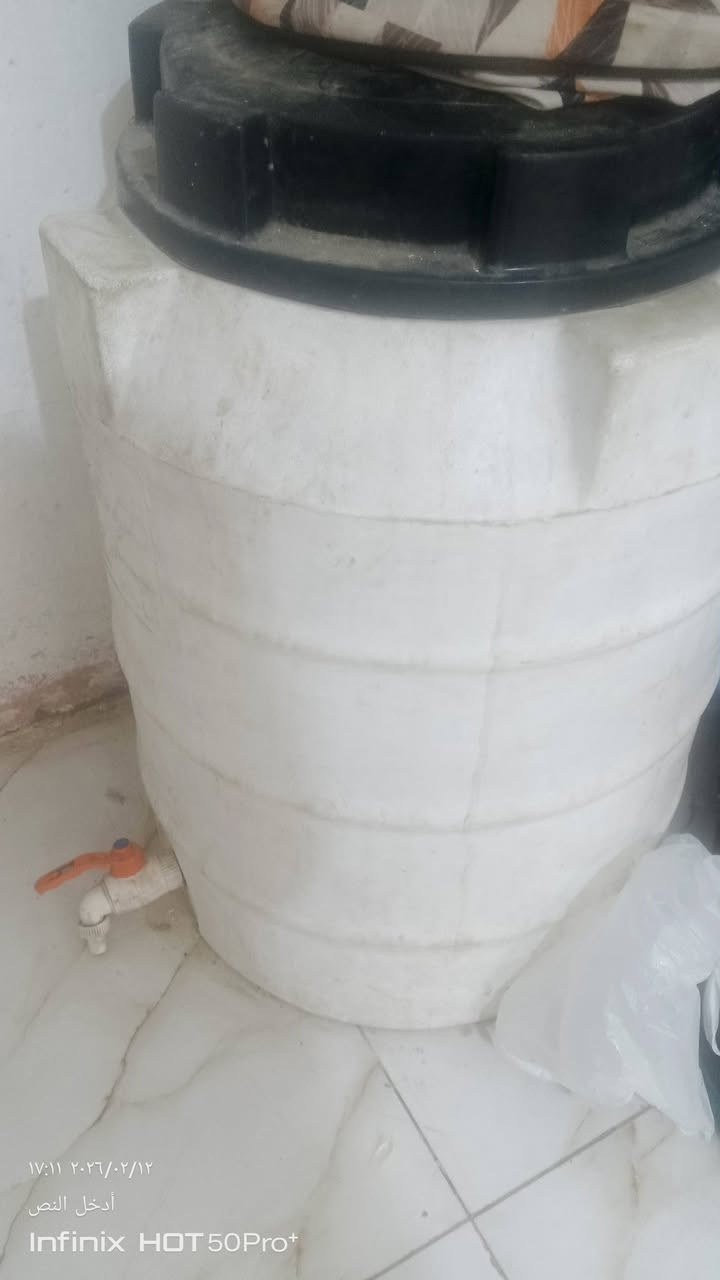 السلام عليكم ورحمه الله وبركاته
كيزرين شغالات بهشكل نوعية جيدة الابيض 120 لتر والازرق 80 ولا كطرت زنجار شبه جدد وتانكي 100 لتر بشكل هذا قيم بما يرضي الله وهذا رقم لليحب يشتري *********** الموقع كوفة حي ميسان
