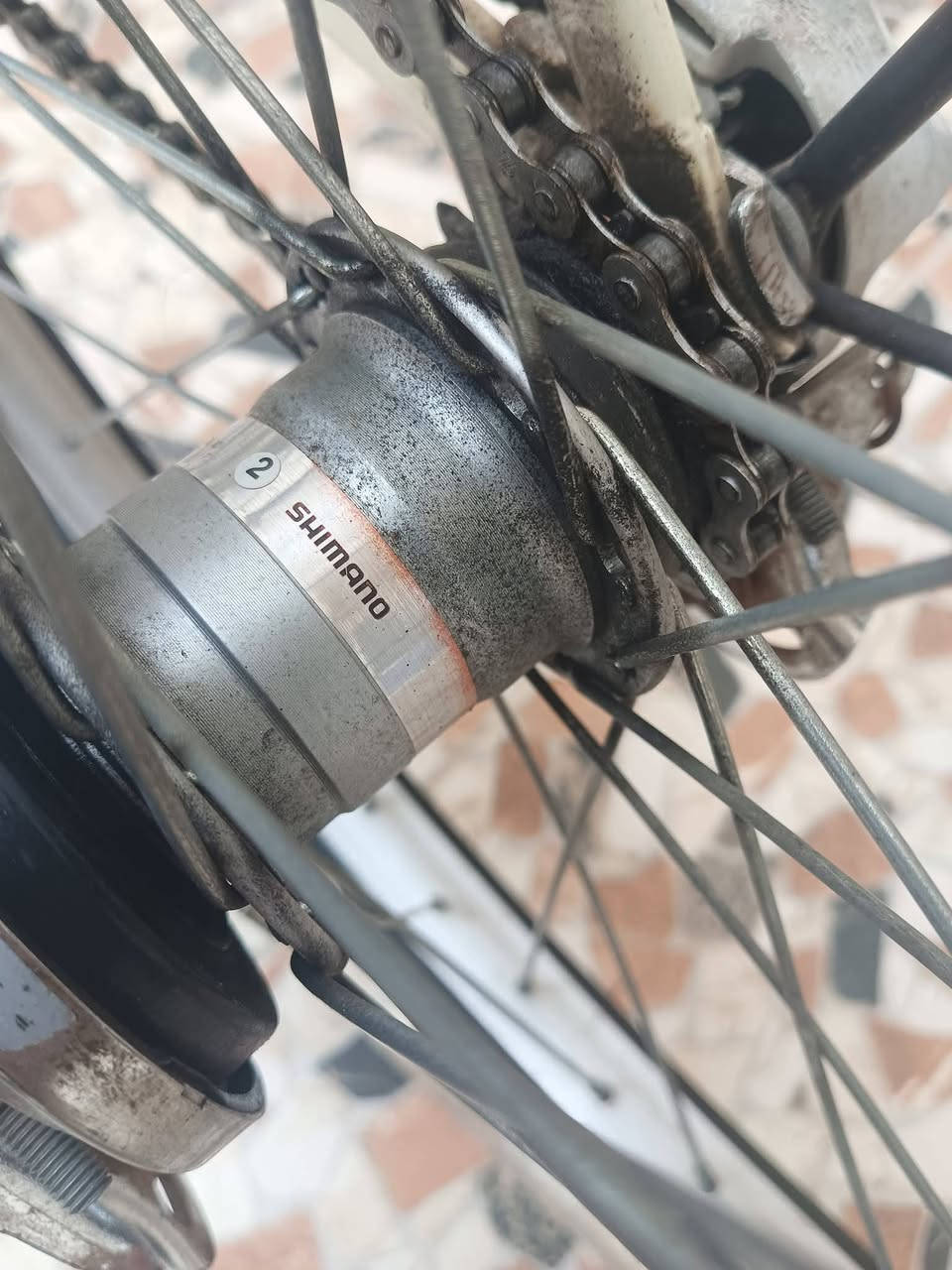 السلام عليكم  بيسكل حجم 20.  بلادي. وضع شركه كير 3سرعه. دفن بلبطيخه.  تايرات الشركه.  سله +جنطه +قفل  مستعجل ع بيعه والعافية ياخذه  ستفسار   ***********  مامتواجد ع نت.
