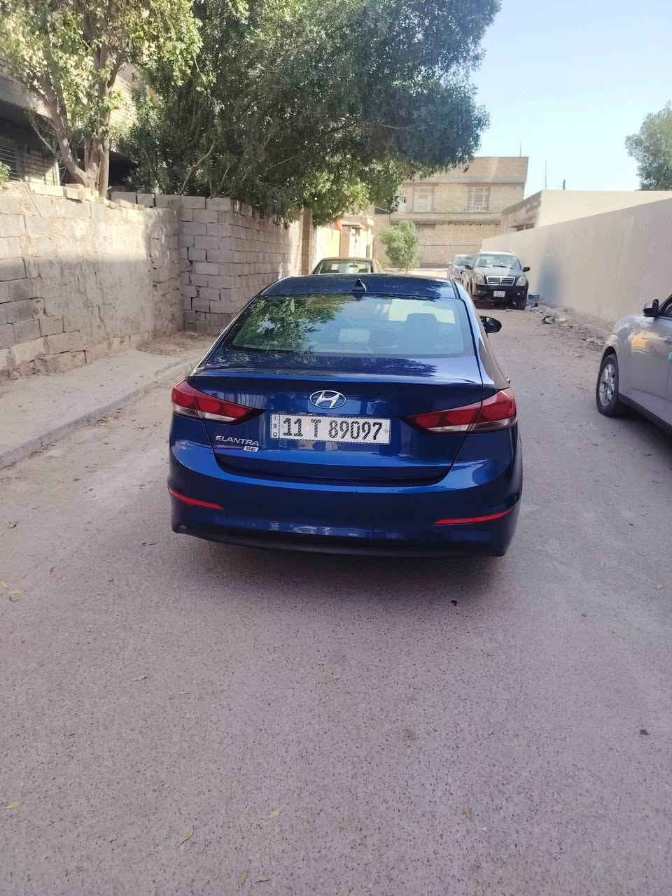 النترا 17 امريكي
مكينة جديدة شادلها  دوش 2000 مال تفصيخ 
عليها ادامة كاملة السيارة 
تبريد ثلج 
نص فول السيارة 
3 انظمة قيادة 
تحكم مري 
سيارة حلوة ونظيفة مال بيت 
كير AT المرغوب 
كشرتها حلوة ونظيفة بيها رصعات خفيفة 

السعر 115$ قفل 
تواصل 
***********
