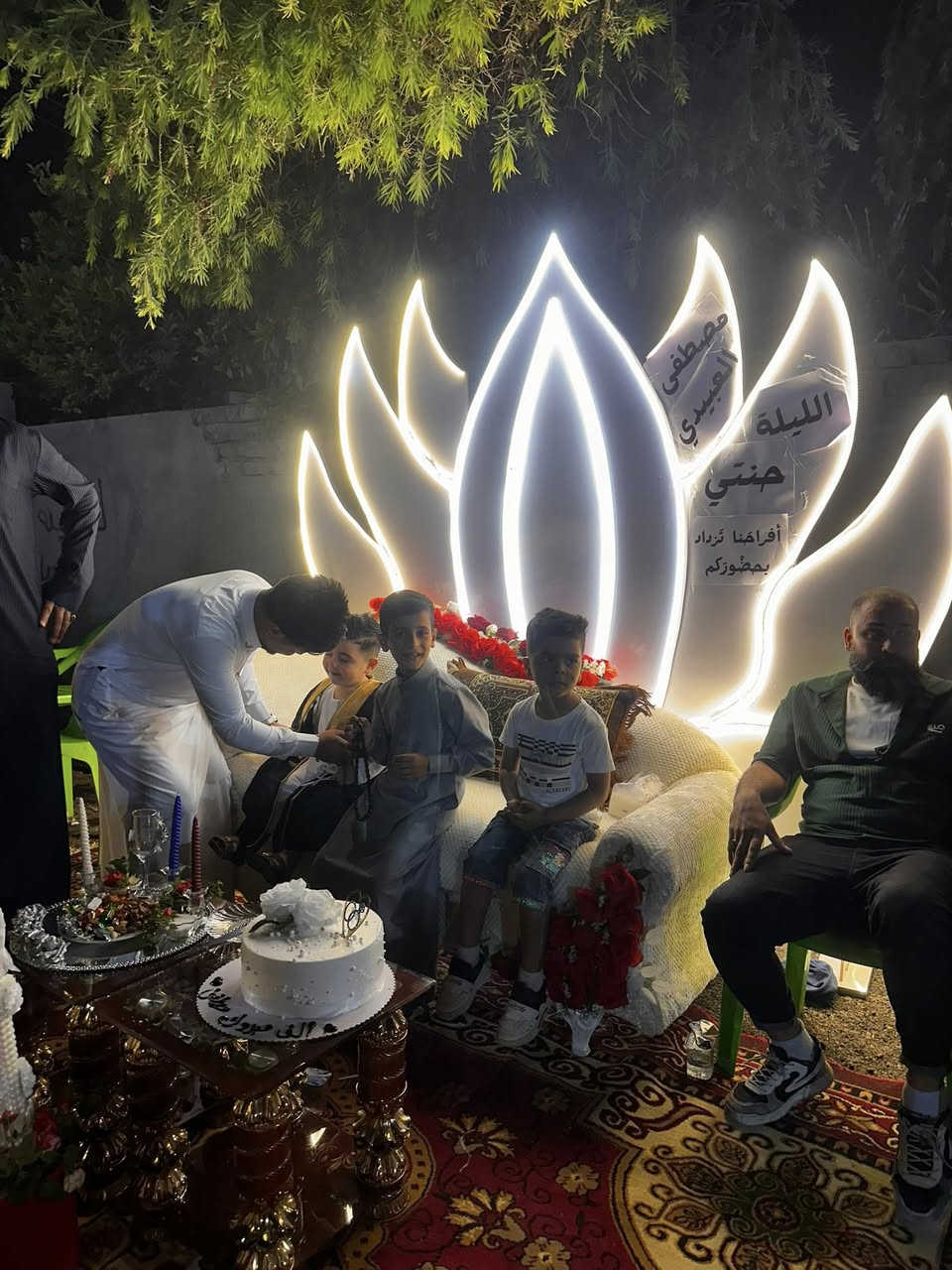 نقدملكم خدمة تنظيم الحفلات والكوشات مع جميع المستلزمات:
كوشة عرسان بأحدث التصاميم
كوشات خطوبة وحنة وأعياد ميلاد
تنسيق ورد طبيعي وصناعي
إضاءة حديثة
أسعار تناسب الجميع وجودة مضمونة
 داخل بغداد حسب الطلب
 للحجز والاستفسار راسلونا على الخاص أو اتصلوا بالرقم
***********
مصطفى محمد
#حفلات #عريس #كوشات #كوشات_اعراس #ورد #اعمال

