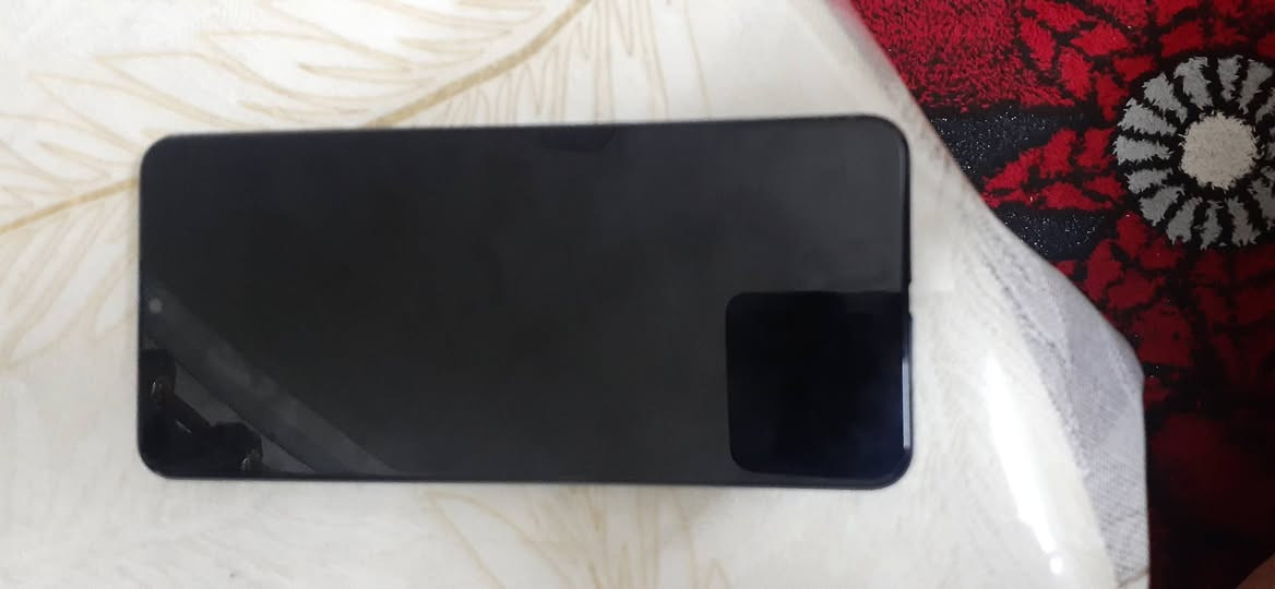 سلام عليكم متاح بس الضهر مالو شويا مكسور السعر ٨٠ موصل الايسر *********** الرقم بي واتساب
