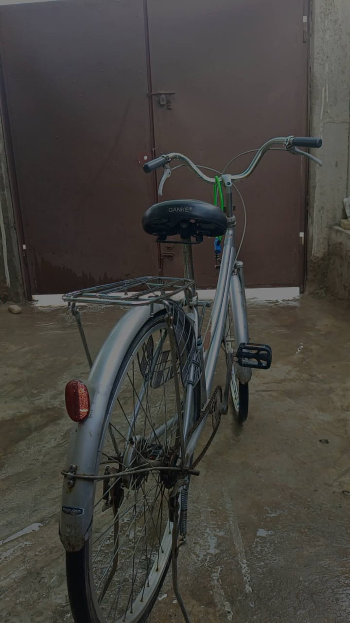 السلام عليكم..... عيوني بايسكل جديد للبيع لسعر 80 الف وبي مجال .. التواصل خاص. وبيك خير وادلل


**إذا كنت صاحب هذا الإعلان وتريد حذفه لأي سبب، رجاءا أرسل رسالة إلى الدعم الفني**