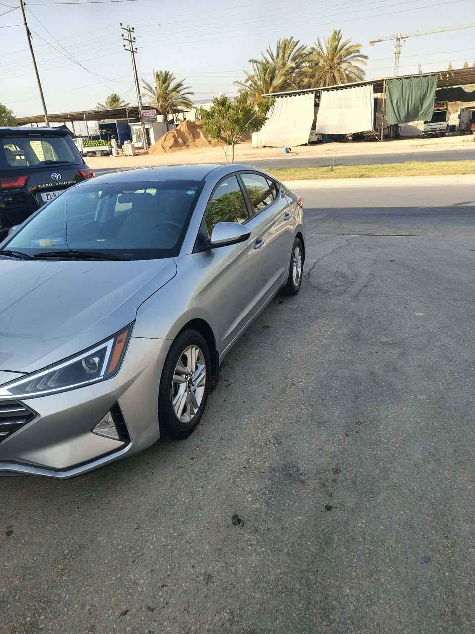 السلام عليكم النتره موديل 20 حادثه فقط جاملغ خلفي وباب فقط بقيه كفاله عامه سياره حلوه مال جناي بيه سونار وشرط السونار باسمي تحويل ثاني يوم السعر 130 وبيه مجال حك جيه الرقم ***********
