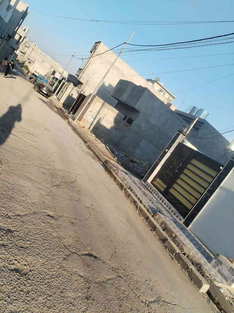 للبيع أرض خلف معمل غاز التوفيق المساحه 200متر و جها 10 عمق 20 خدمات كامل ماي و كهرب تلبيط ***********
