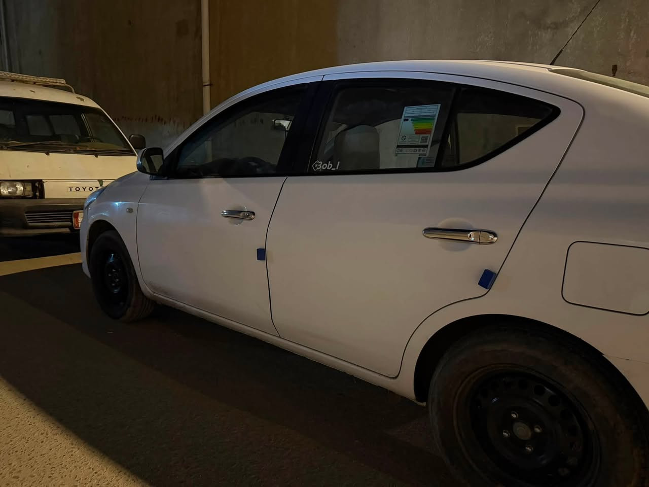 نيسان صني هندي بليته زركة  21 رقم اربيل السنوية بعد شهر وتخلص بيها قطعتين بارد باب العبري والجاملغ الخلفي كد خمس اصابع ماشية 170 الف المكينة بيها خشونة السعر 97 وبيه مجال 
مكان السيارة البصرة حي الاصدقاء 
***********
