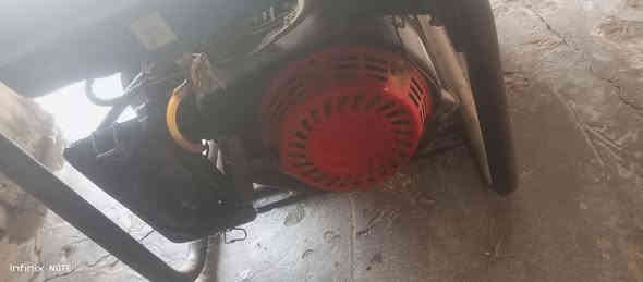 اعادة نشر بسبب الوعود الكاذبه
مولد تايكر شغال  2700

يولد 10 امبير   حط بانزين واسحب الحبل 

*********** رقم الهاتف 

السعر 100 الف
