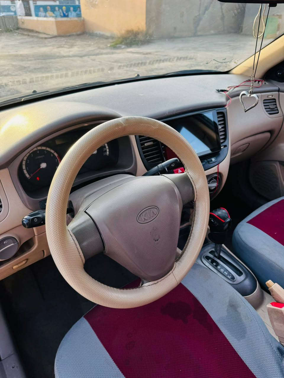 السلام عليكم ورحمه الله
للبيع كيه ريو موديل 11 محرك 14 
السياره جاهز جاهز شرط كير 1ومحرك صدر تواير  جديد
2مسجل تاب  كهربائيات
3دوشمه كشنات
4رقم اربيل الدولي بسمي 
5السياره صبغ حزام جماليه 
6لسياره بيهه معجون تصفه غليل
7مكان السياره صلاح الدين الشرقاط 
8السعراتصل  وتدلل  
9لامراوس ولاوعده 
10لاتنطي سعر من عندك  اتصل
11هاتف ***********
