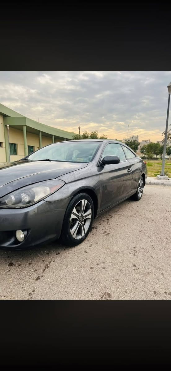 السلام عليكم تويوتا افلون سولارا  موديل ٢٠٠٧ رقم بغداد مميز سنويه لل٢٠٢٨مكينه كير صدر تبريد كله جديد سياره استعمال شخصي فول واحد على واحد 
كشنات جلد 
تدفئه كشنات 
كشن سايق كهرباء 
تحكم ستيرا اربع جهات 
مثبت سرعه تبريد قطعتين 
شاشا كبيره كامره دواره 
وشاشا بالمرايه الاماميه وكامره تسجيل 
سياره تخبل جمبازيه 
تخم تاير ويل كب 
صاج غرفتها 
سلايت طكتين 
دبل كير اوتماتيك عادي  
عالي ناصي زنون اذا مو الاصل الزنون ابو ٣٠٠ $عاتبني حتى بلاجكتور زنون 
سياره حلوه ومامتعوبه 
مرشوشه جماليه حادث جاملغ خلفي 
للبيع فقط مكاني بغداد 
رقمي *********** بغداد, العراق
