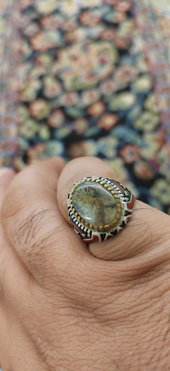 عقيق يماني صياغة يمانية.
تحفة مشروطة قياس صغير مرصع
السعر 80 شامل التوصيل


**إذا كنت صاحب هذا الإعلان وتريد حذفه لأي سبب، رجاءا أرسل رسالة إلى الدعم الفني**