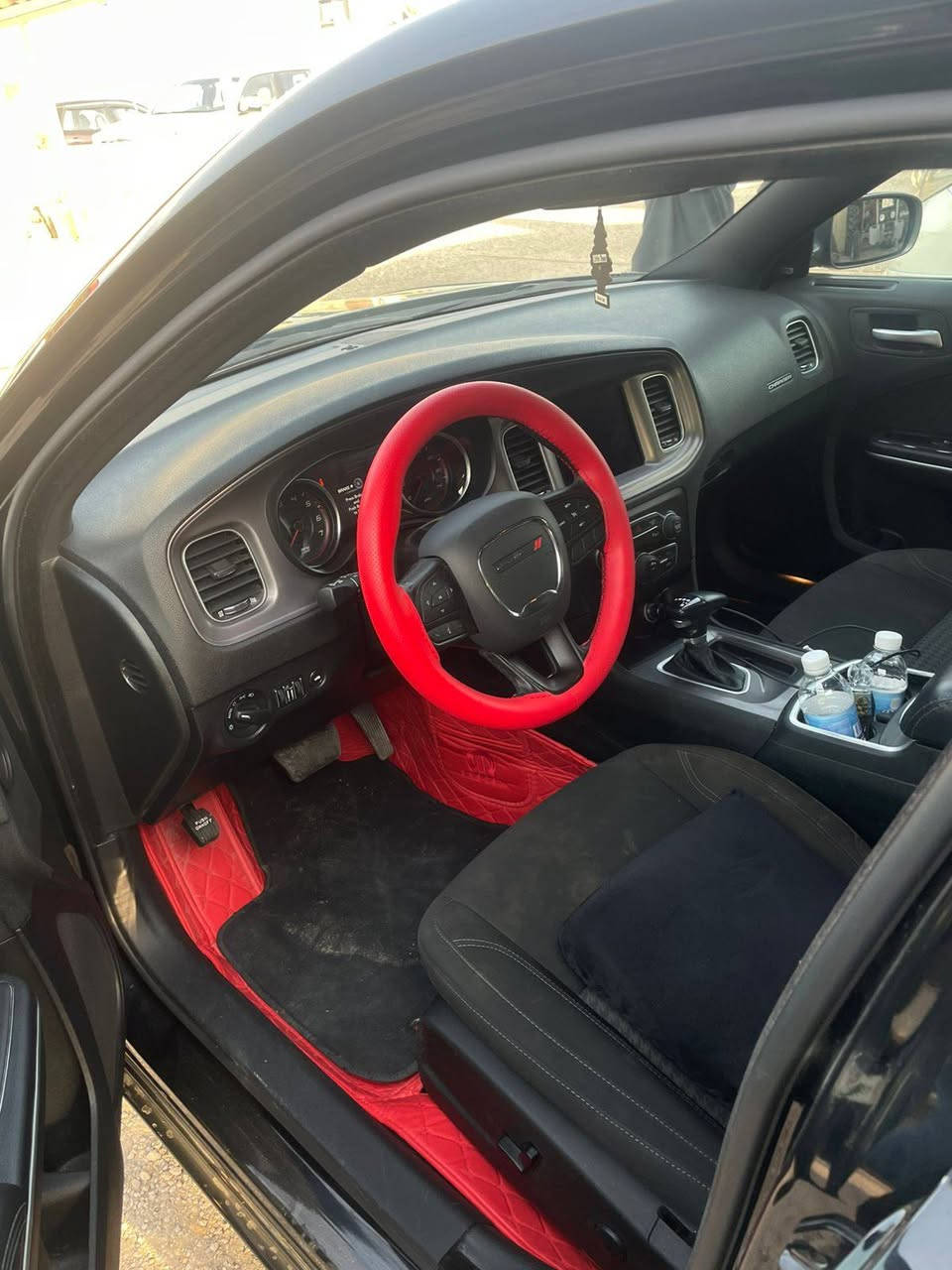 السلام عليكم .   للبيع جارجر .م 2023
رقم اربيل .تحويل مباشر. 

أمريكي.   محرك.3600. 6  
فول مواصفات . بصمه. كشنات كهربائي. فول الاخير

بيه بارد بالجاملغ  الخلفي موضح  بل سونار 
فقط.   والباقي كفاله عامه.    على وضع الشركه 
الك الفحص.     ماشيه. 45

السعر. جوا السوك 290 . $ وبيها مجال.  للطيبين 
مكاني.  الفلوجه.   
رقم هاتف.  ***********
