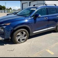 سنتافي موديل 2025 بدون حادث فقط كسر صغير بلدعاميه ومصلحه نفسها السياره...