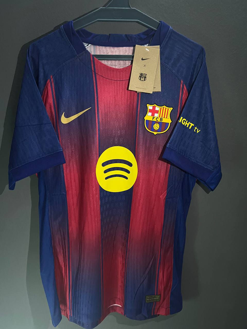 تصفيه دريس برشلونة و ريال مدريد نسخة لاعب تايلندي اصلي  
بقت اخر اربع قطع (اثنين مدريد و اثنين برشلونة)  مدريد XL  القطعتين برشلونه زاحد XL واحد L
سعر القطعة ب9
تاخذ كل القطع سعر 32 سعر  ما اعتقد يتفوت


**إذا كنت صاحب هذا الإعلان وتريد حذفه لأي سبب، رجاءا أرسل رسالة إلى الدعم الفني**