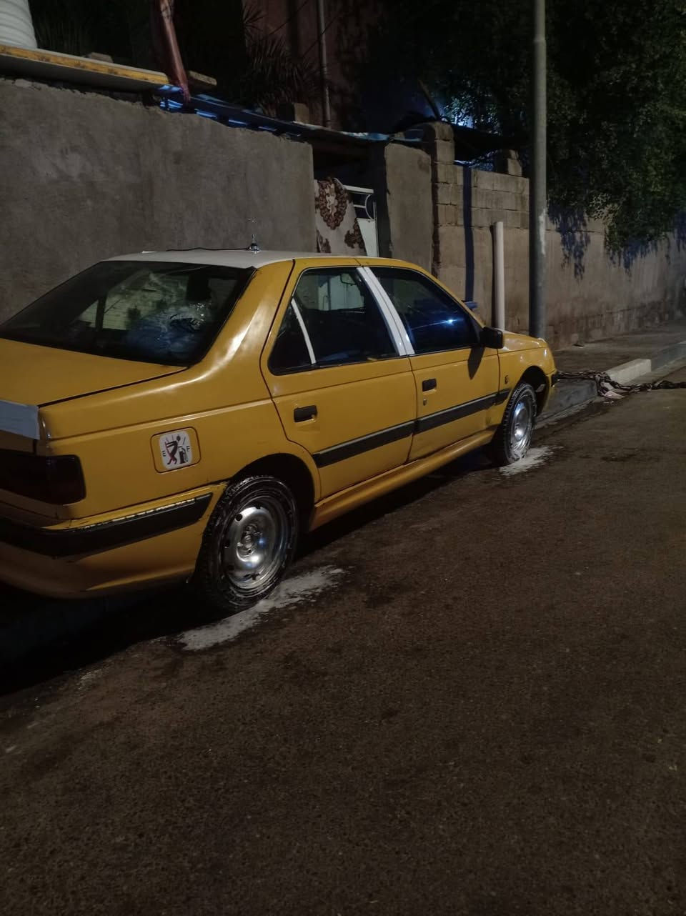 السلام عليكم بيجو بارس 2011
مكينه وكير خير من الله تدفئه وتبريد شغال 

رقم صدامي راعي موجود السياره حلوه وجاهزه خير من الله 

رايده ب15بيه مجال قليل أو مراوس بسايبه 

***********
