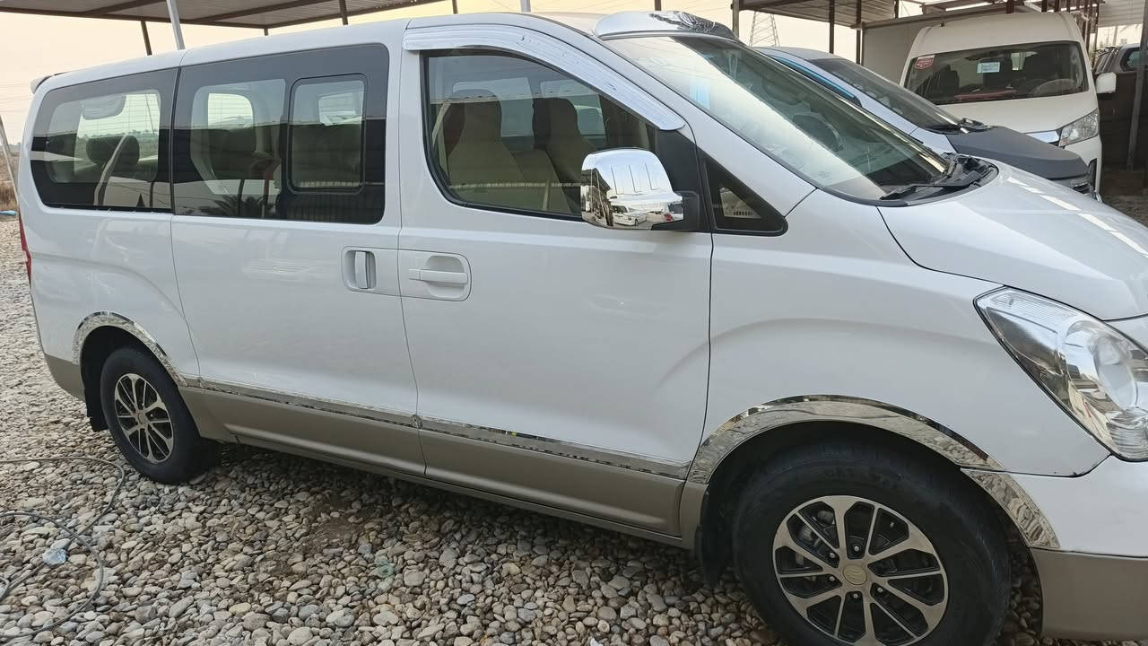 سلام عليكم
ستاركس 2018 مفتوح 
رقم بغداد انجليزي
سياره كارتون كارتون 👌🏻
 للبيع جاهزه مكينه 
كير حداديه تخم تاير تبريد
كفاله عامه بحالت الزيرو 
ماشي 140 الف 
مكينه بلاد لا بخار ولا تنقيص
*********** الاستفسار سيد كرار
