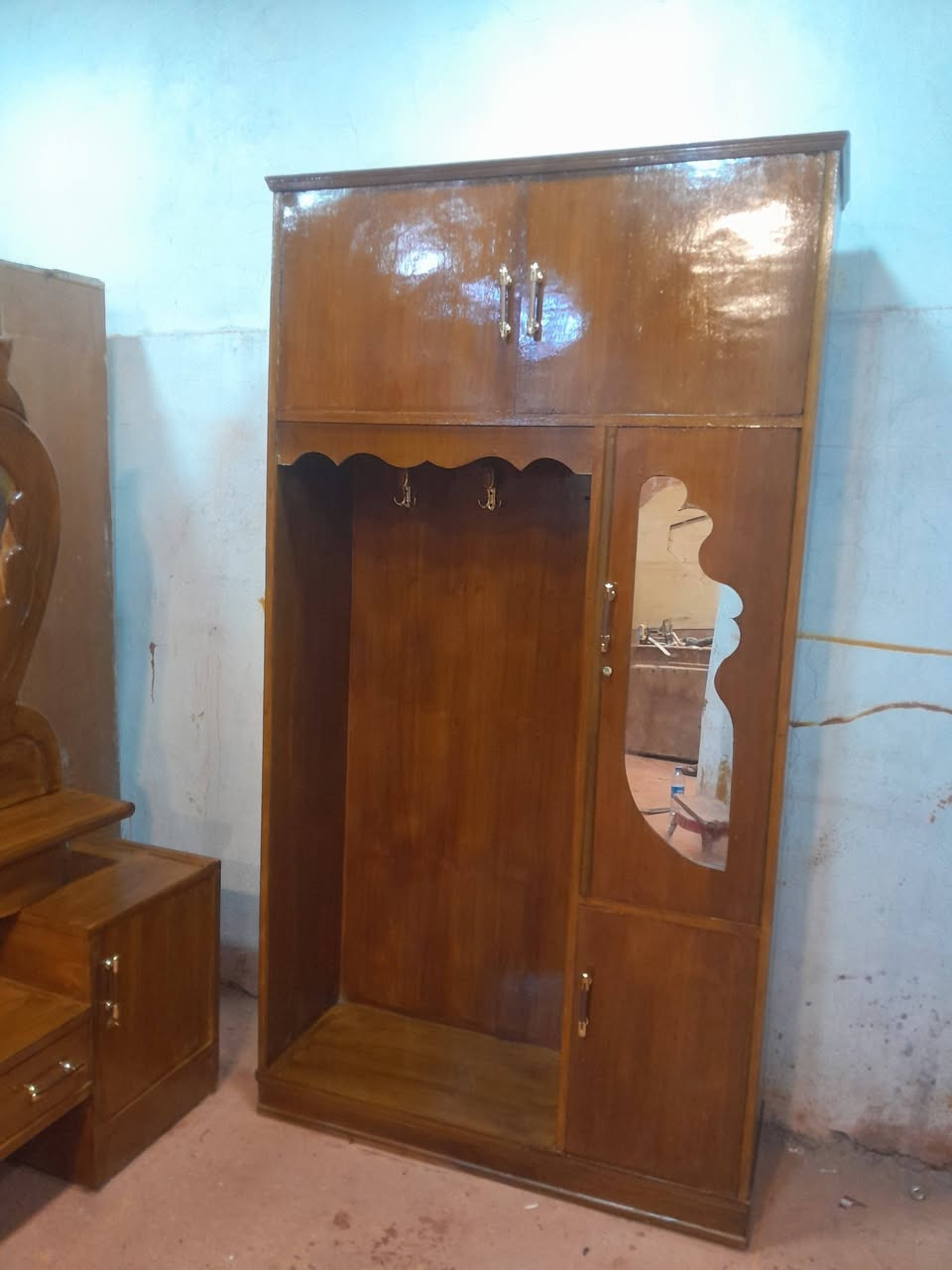 غرفه ام سته نجاره داخل وخارج صاج وثكيل السعر خمسميه وخمسين وبيه مجال الحله ابو غرق حي حسين وتساب او تصال ***********مصطفى النجار
