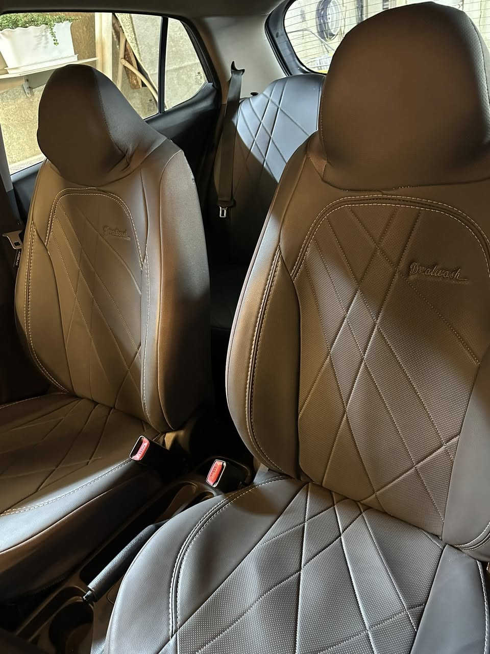 السلام عليكم 
هونداي i10

موديل 2015

شاشه 
كامري
حساس
بروجكتر
فول تحكم استيرنالسلام عليكم 
هونداي i10

موديل 2015

شاشه 
كامري
حساس
بروجكتر
فول تحكم استيرن
جام اوتو
كير اوتو
ماشيه 53 الف كم
استعمال بيت

لمعرفة السعر فقط الاتصال على الرقم 
غير متواجد للرد على الرسائل

***********
