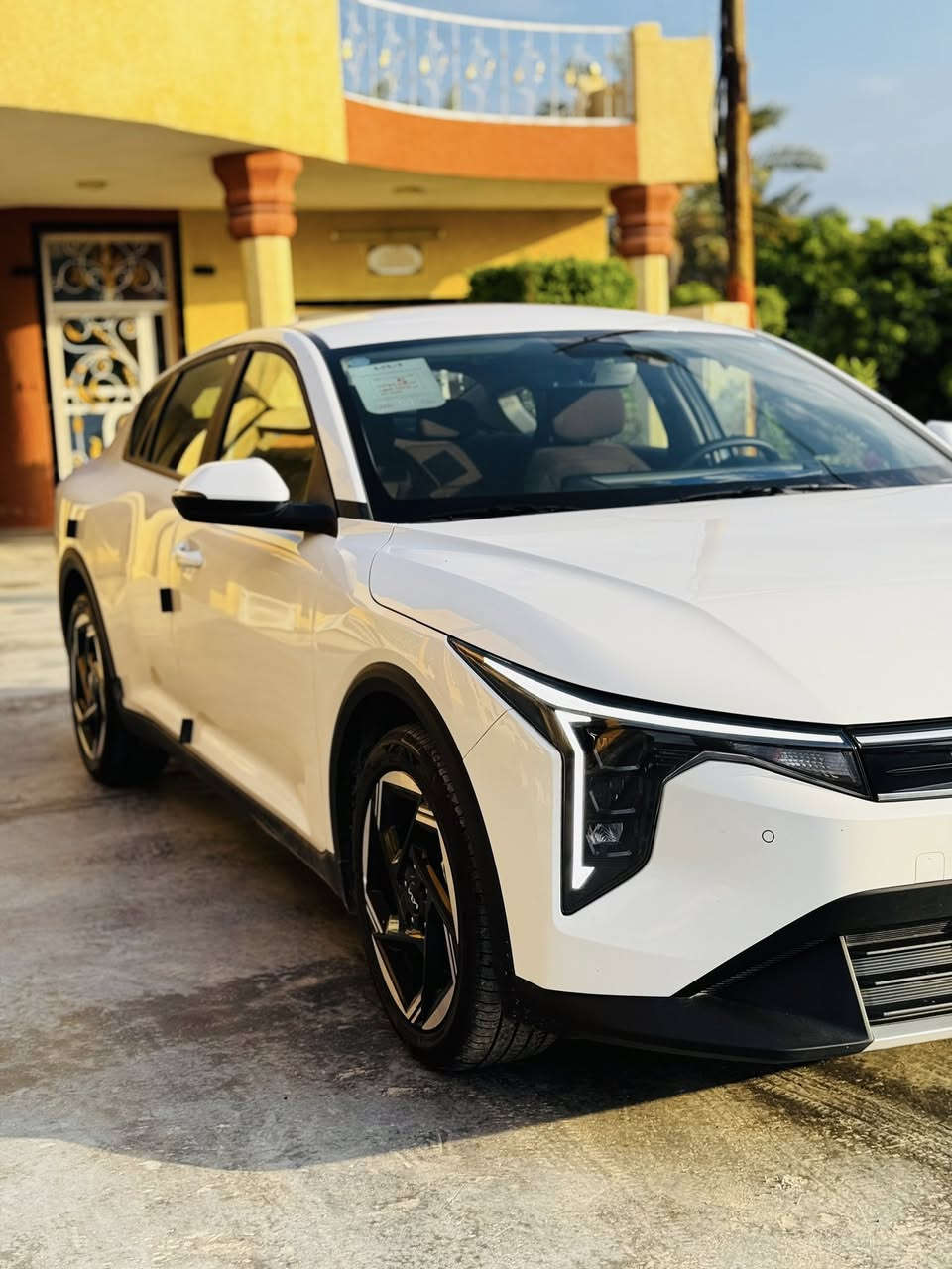 سلام عليكم 
سياره كي 4 خليجي 
موديل 2025 سياره بعدها جديده ماشيه 4000 محرك 2000 دوش سياره فول مواصفات عده تنته قطعتين تبريد ويل 17 حساسات امامي خلفي سياره بصمه تشغلين عن بعد  سيارة على وضع شركة بشرط دهن مال شركة ما مبدلة ضمان شركه 5 سنوات السعر 198 بيها مجال بسيط مكاني بغداد المدائن الاستفسار على الرقم ***********
