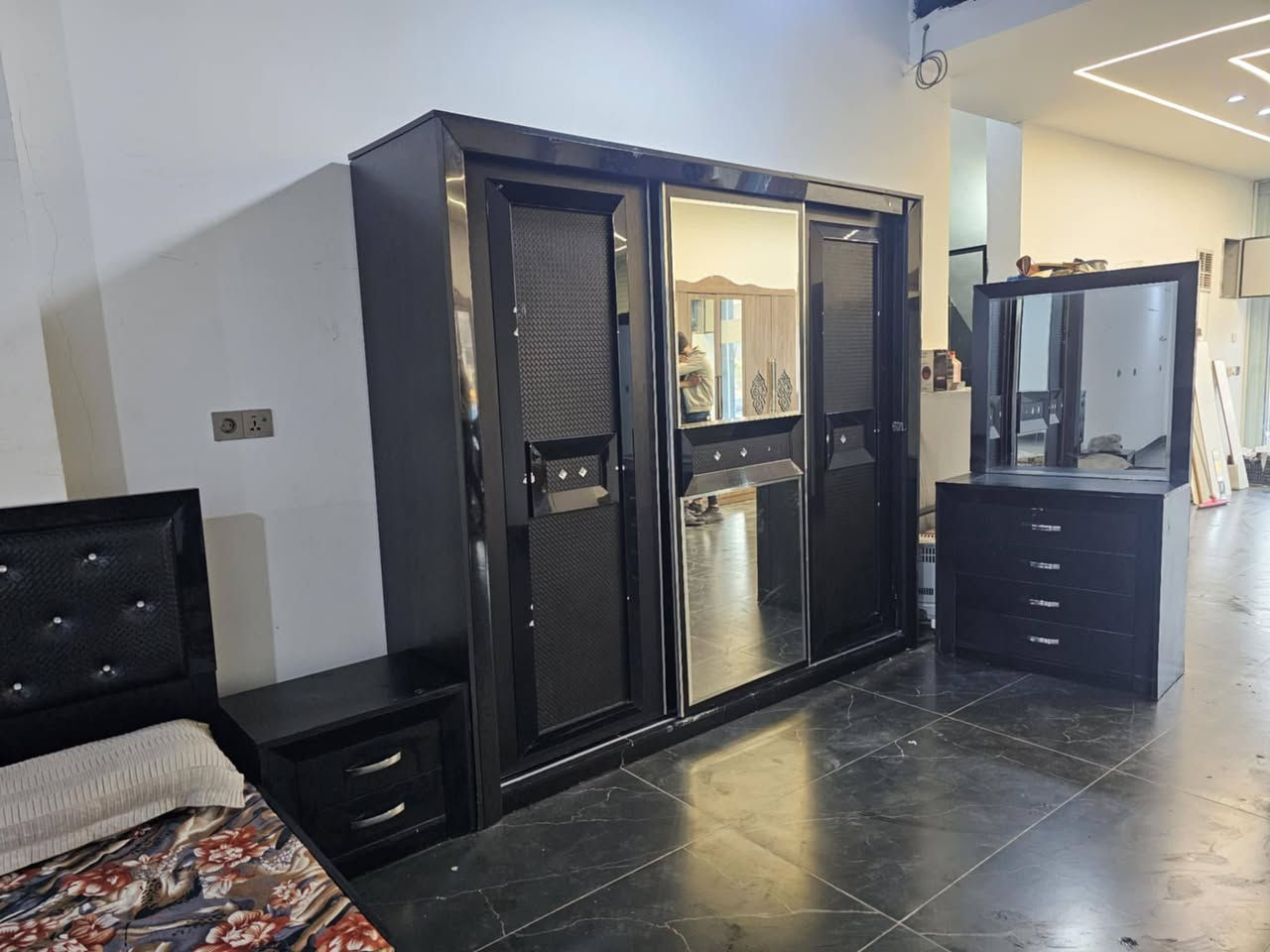 غرفه نوم للبيع كامل سعر 250 الف شراي يخابر رقم *********** عنوان كركوك
