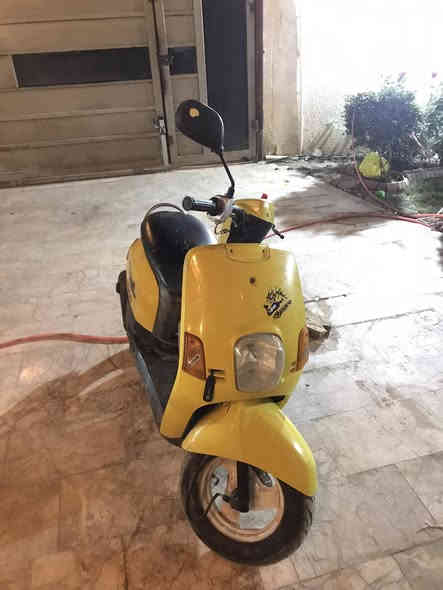 السلام عليكم 
دراجه بوليسي ماكس بوشه ٥٥ يعني طياره ما صارلي هوا من اجفدت وجفدته بس علمود احوله بوشه ٥٥ وامس بدلت اله دهن يورو دراجه لونه اصفر كهربائيات كلهن يشغلت من ضوه عالي وناصي و اشاير وهورن سلف واكف مدري شبي دراجه نضيفه 
المكان ذي قار مركز
الرقم *********** متواجد واتساب
السعر ٥٠٠ وبي مجال للشراي 
ولا تجي بس تسأل وضل اسولف بلساعه كامله واخر شي كلشي ماكو شراي صدك اطيك ماي عيوني
