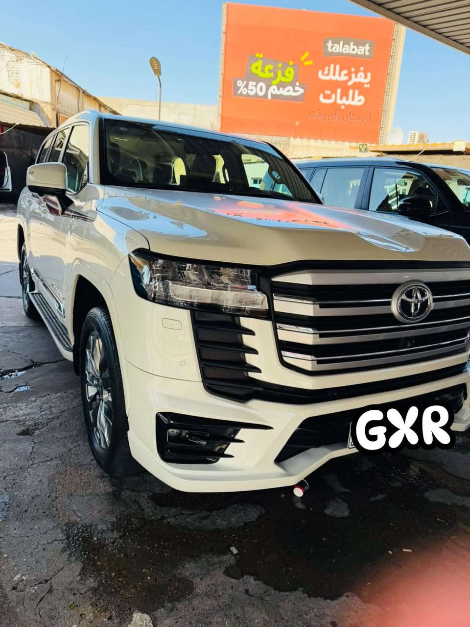 السلام عليكم للبيع ،،،
تويوتا لاندكروزر موديل 2024 
بريم اصل لمتد 
ماشيه 29,000
جديده بمعنى الكلمه 
بيها فقط صبغ شبر بكصة البنيد الباقي كفاله عامه رقم بغداد ب اسمي المكان بغداد السعر 63,000 وبيها مجال للطيبيين ***********
