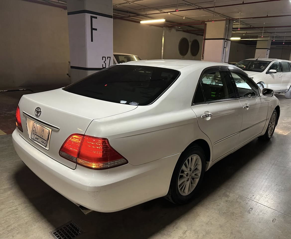 شاهینە بوفروشت 180
سپی ناوزەرد 
سعر 44 
براوە لوک 2004 
بچوک بە بچوک 
دوو دوکمە 
بئ دەعمو لێدراو هەموی بە شەرت 
بەشەرت سەقف وحیزام نەبی 
بی بویاغ 
سەیارەکە روبەرو جوانترە 
کودی بو نەکراوە 
شوین - سلیمانی 
***********
