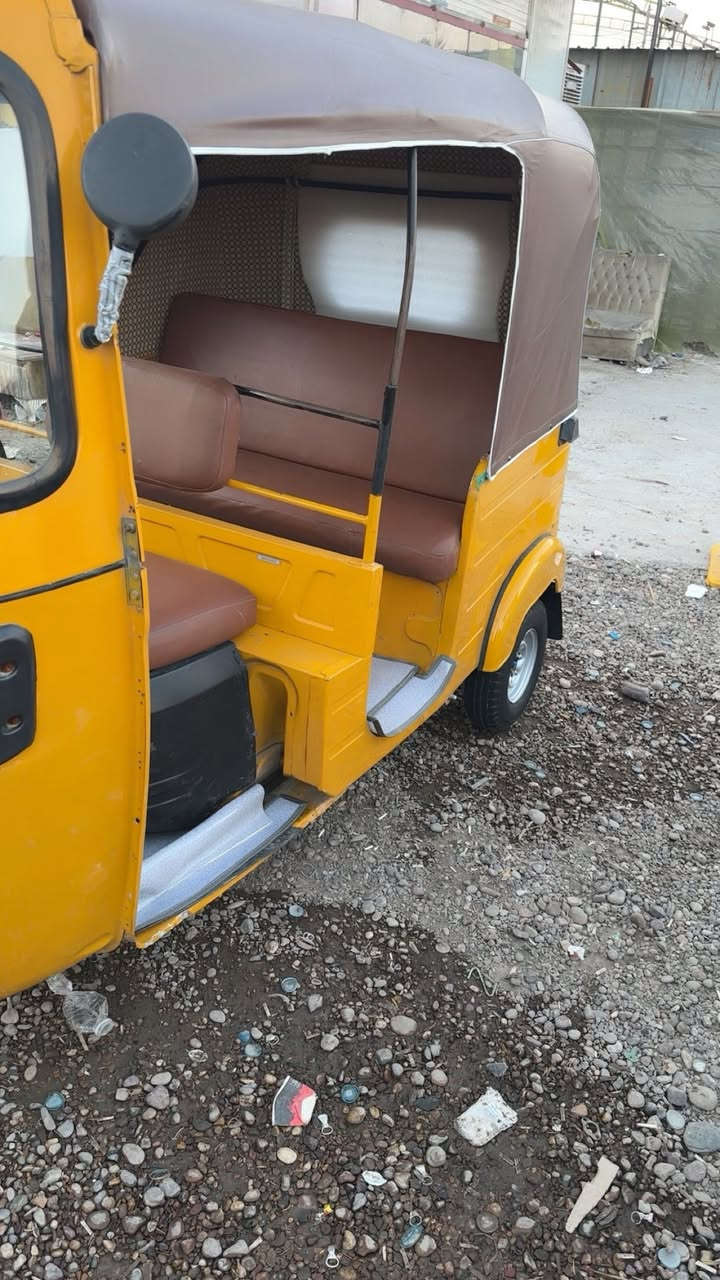 سلام عليكم تكتك موديل 2019رقم بغداد تحويل ثاني يوم اي نقص ما بيه كبل لشارع السعر 6800رقم هاتف***********بكان بغداد الشعلة
