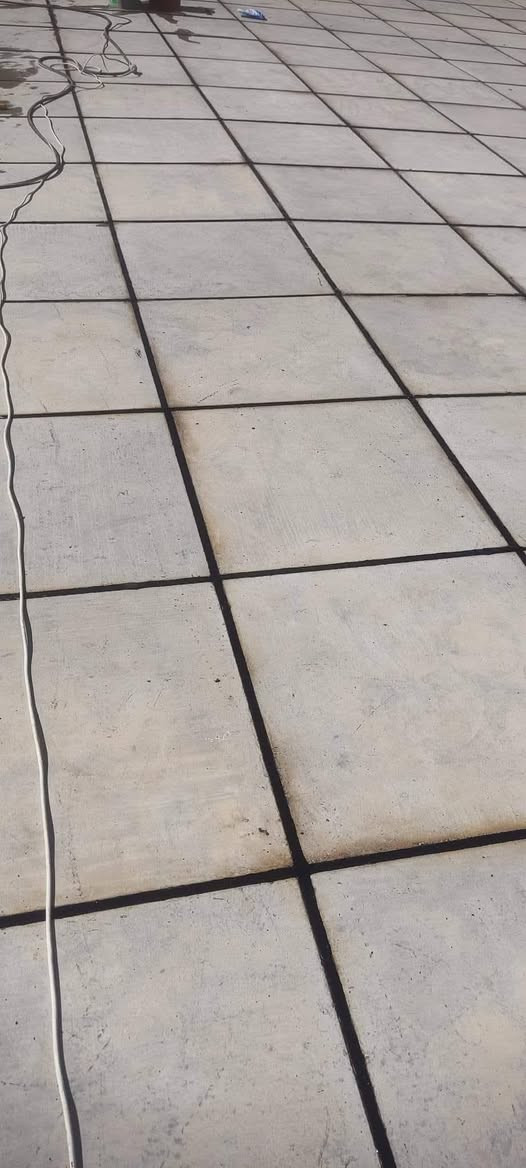 عملنا في ماستك السطوح ضمان وأمان وكادرنا متخصص 👍 حتى تخلص من نضوح الماء وتحافظ علئ بيتك واحنه مهمتنه نضبطه ألك على إتم وجه بعض اعمالنا اعاده وتصليح  اضافه كوي قلع ماستك السطوح القديمه والجديده ونعمل بأفضل انواع  الماستك ومثل مدتشوفون عمل درجه اولئ واهم شي نظافة السطح والشتايكر  نعمل جميع دوائر الدولة والمساحات الكبيره وبأسعار خاصة للحجز والاستفسار الاتصال على الارقام التاليه  ***********
***********و مراسلة الصفحه.....
