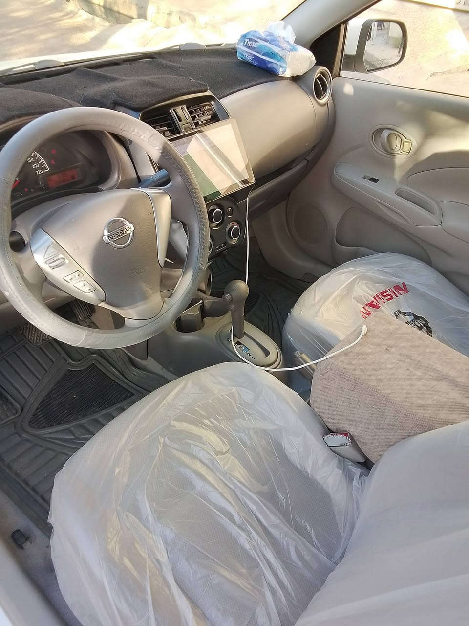 نيسان صني 2021
ماشيا 112
بيها شبر صبغ يم قبغ البانزين 
وحيل نضيفه ما تحتاج اي شي 
وهزه جديده وتريد وكاله تريد تحويل موجود 
السعر 115 وبيها مجال بسيط 
***********
موصل
