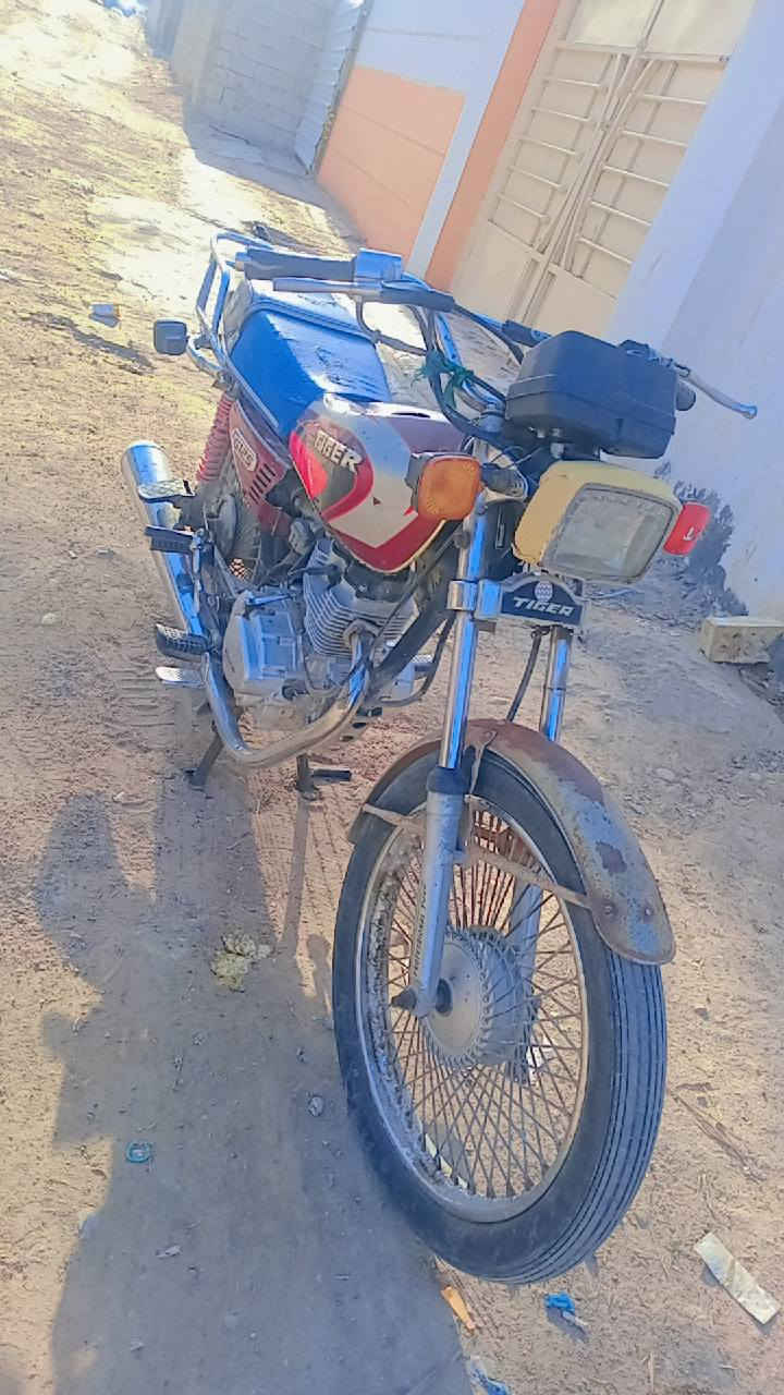 للبيع دراجه نوع تايكر 🦅موديل 2020  أوراق رسميه 
السعر 450 وبيها مجال العنوان واسط الحفريه رقم الهاتف ***********
