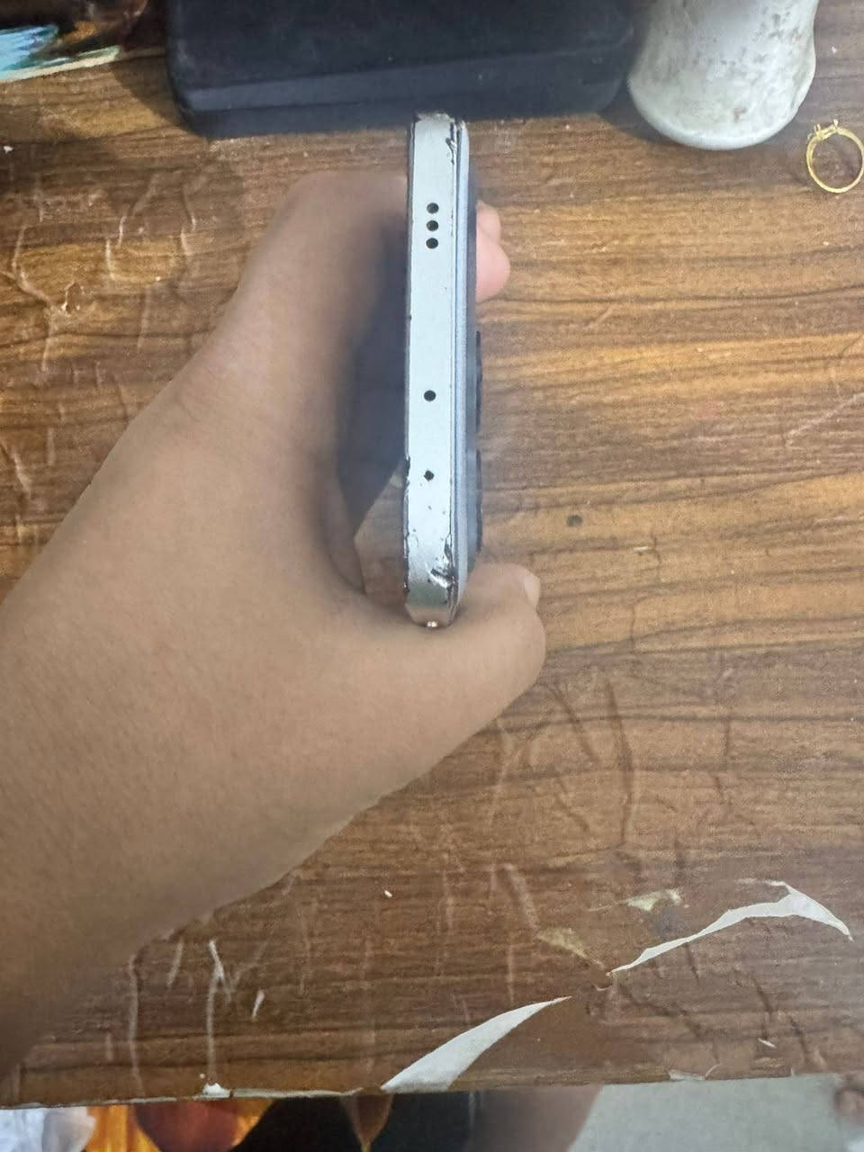 بوكو اكس سته ذاكره 512 جهاز لا تعليك ميه وعشرين فريم بل ببجي جهاز لله شاهد حلو بس بيه شي وهيه شاشه مشخطه شويه مكسوره ول شاصي مشخط شويه مثل ما امبين بل صوره بس لله شاهد لجهاز خير من لله مكاني بغداد مدينه ام لكبر رقم***********.           سعر ميه وخسمين بيه مجال بصيط
