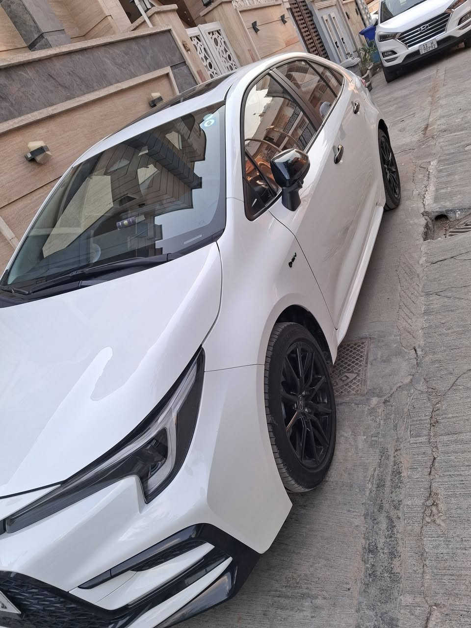 ‏السلام عليكم للبيع كورلا 2025 ليفن فول مواصفات
‏شكل امريكي  مواصفات GR
‏بصمه 
‏فتحه
‏كشنات جلد كشن كهرباء
‏اوتو هولد سايد بريك دكمه 
‏كامرات محيطيه  ٤ كامرات
‏رادار امامي مثبت سرعة تحديد مسار
‏ماشيه 4الف رقم بغداد بسمي تحويل مباشر 
‏السياره جدا نظيفه ومابيها اي نقص مكفوله
‏السعر ١٦٢وبيها مجال للشراي مكان السياره بغداد زيونه للاستفسار *********** 
***********
