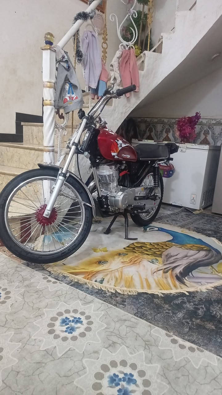 دراجه للبيع بدون شاصي تعميره كامله افتحه واطيكاه مكاني ناصريه مركز سعر ٥٠٠ وبيه مجال قليل  هاذه رقمي ***********
