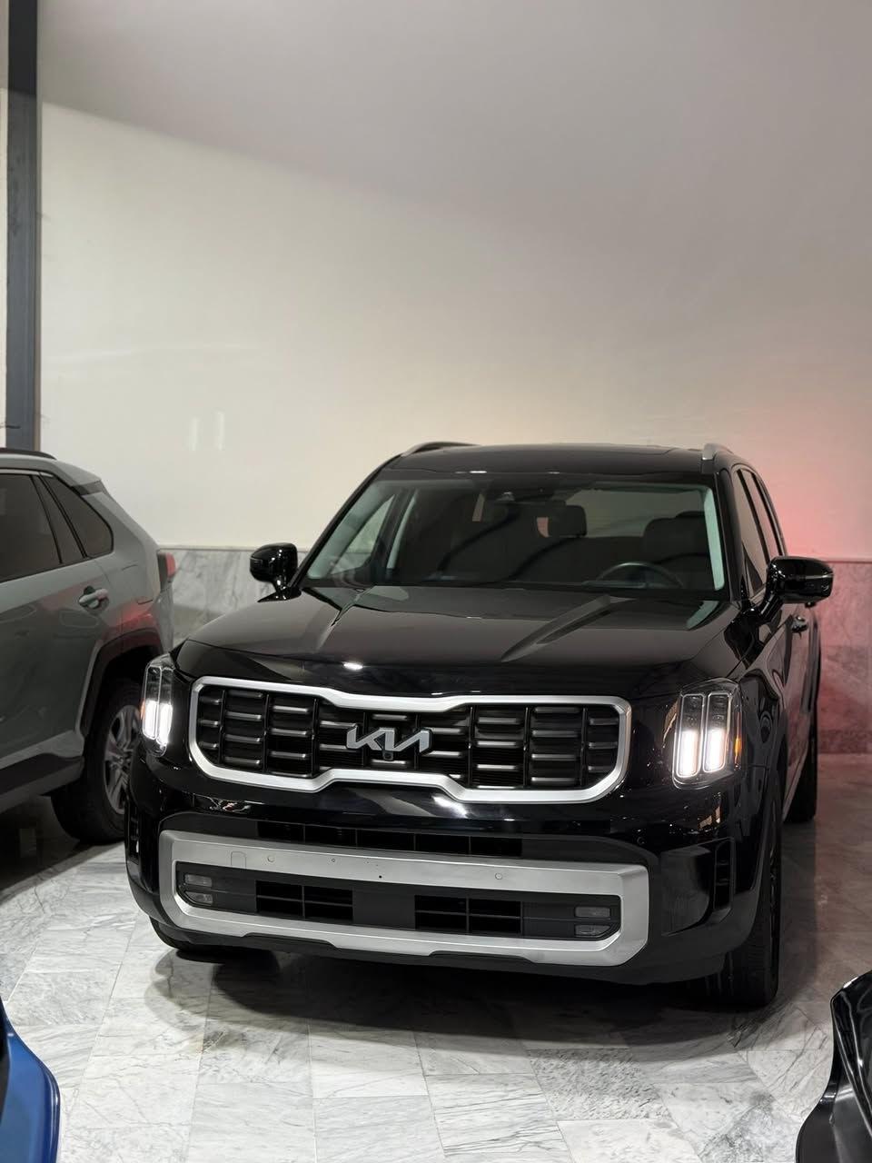 2023 من فئة SX Prestige تيلورايد 

فول مواصفات 
رادار امامي خلفي 
نقط عمياء 
فتحه سقف 
فور ويل 
داتا شو 
كامرات 360 درجه 
سقف شامو 
كشنات هيتر وتبريد 
كشنات خلفيه VIP
خزن ميموري للكشنات 
صندوك كهرباء 
بردات جانبيه 
وضعيات القياده ايكو نورمال  سبورت 
ووضعيات الفور ويل  صخور ورمال وطين 
اوتو هولد  ونزول منحدرات 

وباقي المواصفات 

الضرر مثل ماوضح بالصوره ضرر بسيط 
البنيد صبغ  
ارباك ستيرن سستم شركه

السعر 290$ ومجال بسيط ( بسيط)

مكان دهوك     ***********
