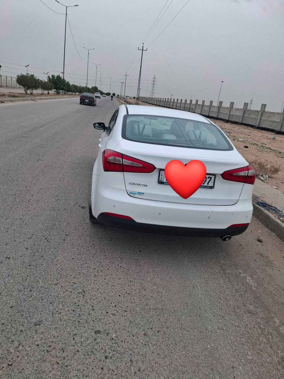 سلام عليكم سياره سيراتو مديل 2016 فول ماعده اسويج مو بصمع وخليجي تبريد خلفي تحكم مري وموري شفاط وتحكم ستيران وفتحه سقاف ورقم اربيل بسم شركه ورقم الجديد انكليزي وسياره احله من الصوره وماشيه 119الف  حقيقي وماعيزه برغي وراعي السياره بل نجف والشراي بي خير ويدلل  وغير متواجد عله الفيس وراعي للسياره موجود رقمه ***********
