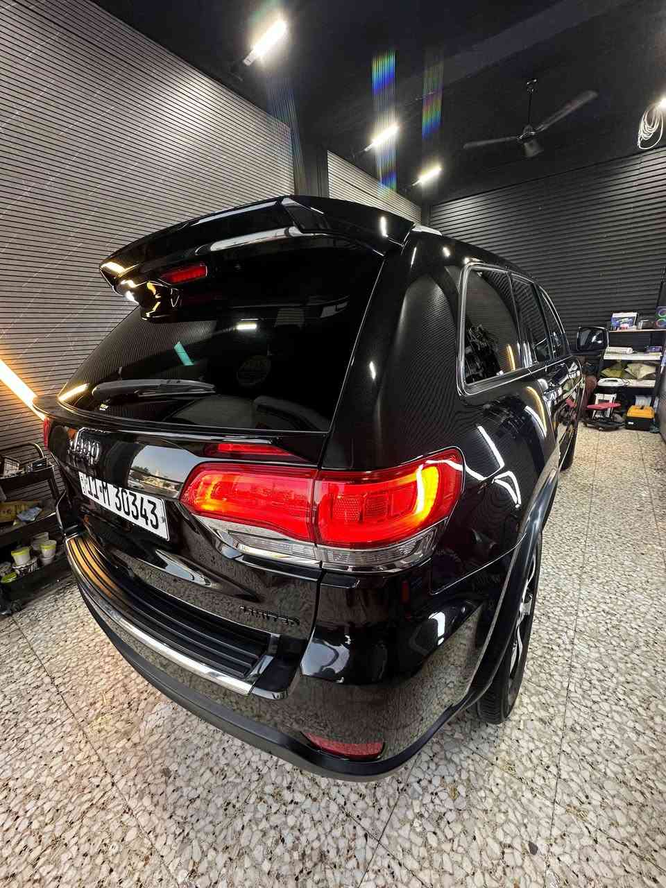 سلام عليكم للبيع جيب كراند شيروكي ٢٠١٦ رقم بغداد بسمي السياره جديده بمعنى الكلمه داخله للعراق حادثه دعاميه بدون دواخل نهائي بس هنا بلعراق انصبغ بيه ٣ قطع جاملغين وبنيد اثر طخه خفيفه كير ومكينه وحداديه مكفولات والكشر بل باكيت للبيع او مراوس حسب الرغبه للاستفسار ***********
