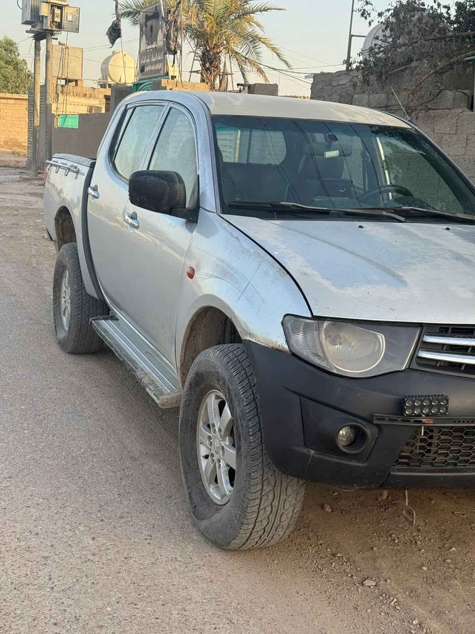 L200 2008 فور ويل
محرك ستاركس سوبر 
رقم بغداد شرط التحويل سيارة خير من الله 
***********
***********
