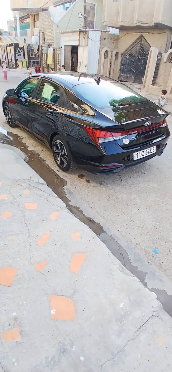 سلام عليكم النتره موديل 2023
مواصفات شاشه منتصل وشاشه كبيره السياره بصمه تشغيل عن بعد توقيف ذاتي 
نقطه عميا رادار امامي رادارات جانبيه سايد بريك بصمه 
كشنات تدفئه 
حادث السياره ربع بنيد صبغ بدون دواخل وبدون ايرباك صور الحادث بلمنشور رقم بغداد السعر 142 
رقم الهاتف ***********
مكان السياره بغداد غير متواجد ع فيس
