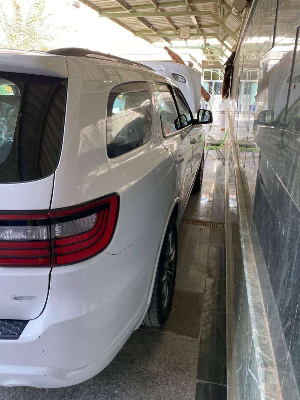 دورنکو موديل 20 سعة 3.6 لتر اطارات 20 بوصة ، شاشة 8.4 بوصة،

فتحة سقف، ومصابيح LED كشافات ضباب LED مصابيح أمامية زنون صندوق كهربائي. ماشيه 49 ميل الغرفه الداخلية كشنات متصل 7 مقاعد (جلد مقاعد أمامية تدفئه مع ذاكرة، شاشة ترفيه 8.4 بوصة

تدعم Apple Car Play و Android Auto

للتصادم تشغيل عن بعد، محدد سرعة، نظام توجيه رياضي.

تحذير النقطة العمياء، حساسات خلفية، كاميرا خلفية، نظام مانع

الحادث طعجه بسيطه بخشم الجاملغ الامامي عكس السائق مسافه شبر ومصبوغ فقط لا غير السياره مكفوله من كل النواحي ماعدا خشم الجاملغ مثل ما مذكور مكان السياره ميسان العماره

للاستفسار الاتصال على الرقم

***********
