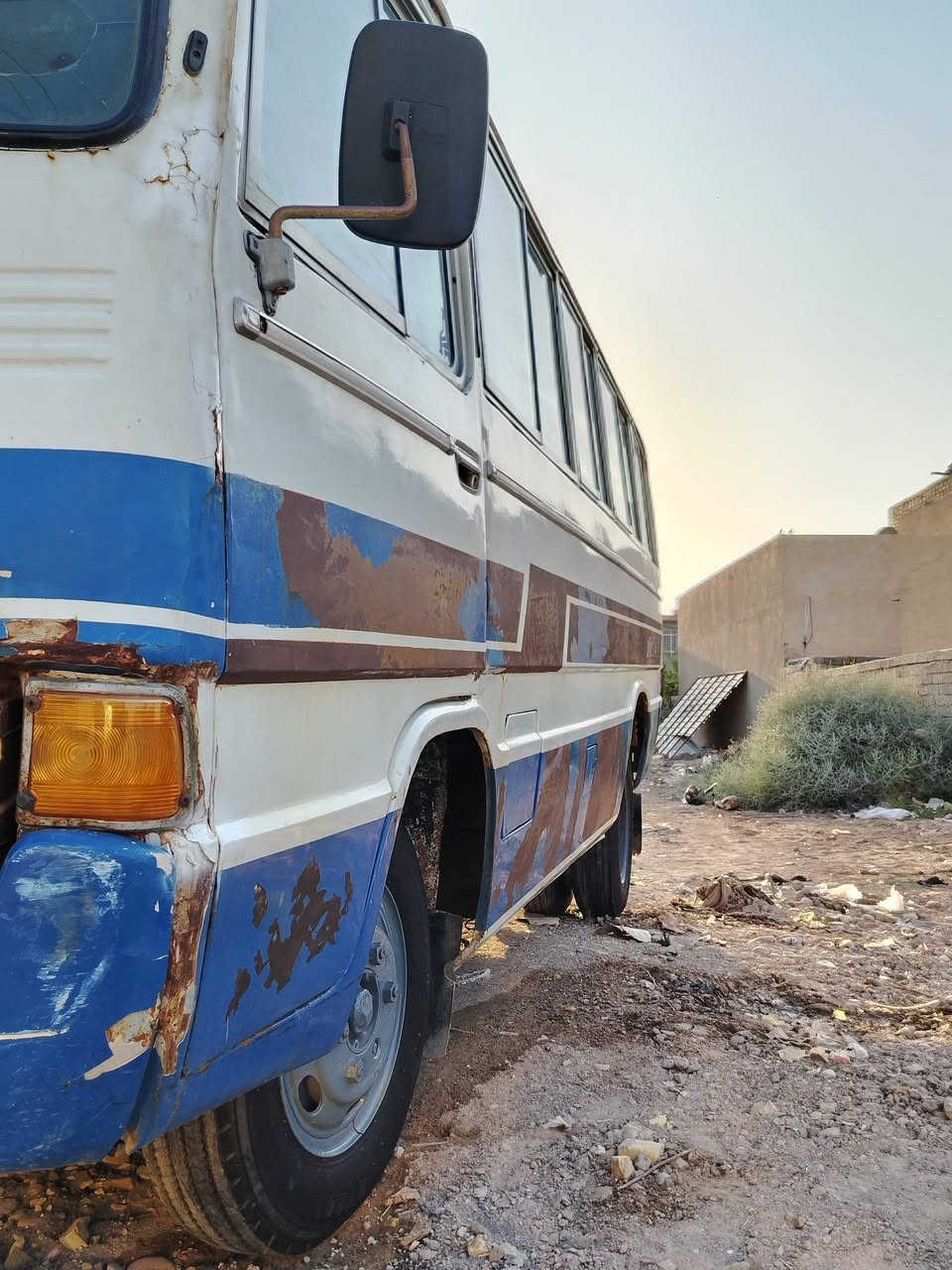 سلام عليكم  
للبيع تيوتا كوستر 1981   24V
مكينه گير أكسل شرط جديد
السياره بديها بلادي شرط جام كله شغال
مكينه بم نوزلات باتريات تايرات جديد
بيها وكالة عامه ماعليها غرامات مصفره هيئه 
مكانها واسط الكوت 📍
سعر 4 ومجال قليل 
تفاصيل أكثر الخاص مفتوح وبل خدمه 
***********
***********
