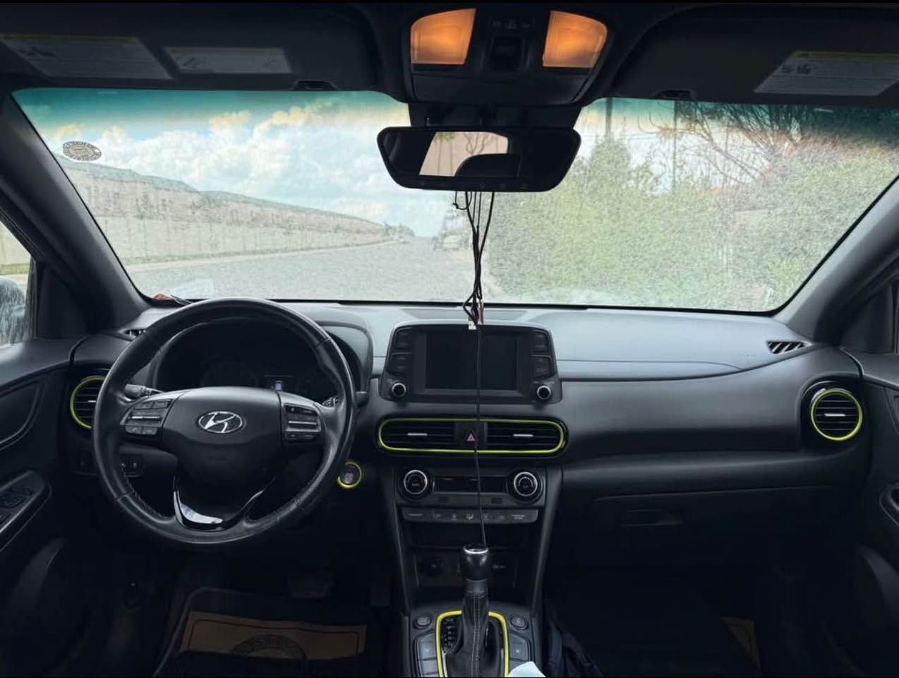 هۆندا کۆنا مۆدێل 2019فول مواسەفات Limetid AWD مەکینە16 تۆربۆ سلاید ، گوشین هیتەر، گوشین جلد ،خەتی جادە و ئۆتۆ ستۆپ و رادار ، چوار پارچەی سبوغە پەرەشووتی هیچی نەتەقیە هەتا شانە کانیشی نەتەقیە 70 هەزار مایل رۆیشتە  نرخی 129$ وەرەقە 
*********** أربيل, العراق
